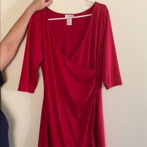 Red quarter sleeve dress